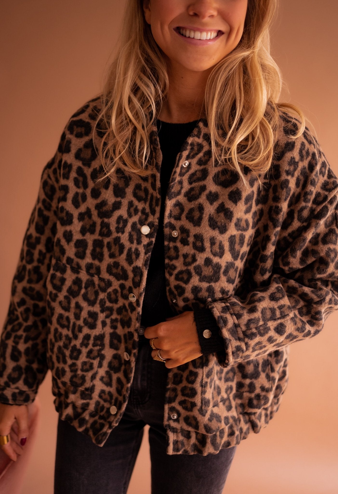 LEONA™ | TRENDIG JACKA MED LEOPARDMÖNSTER
