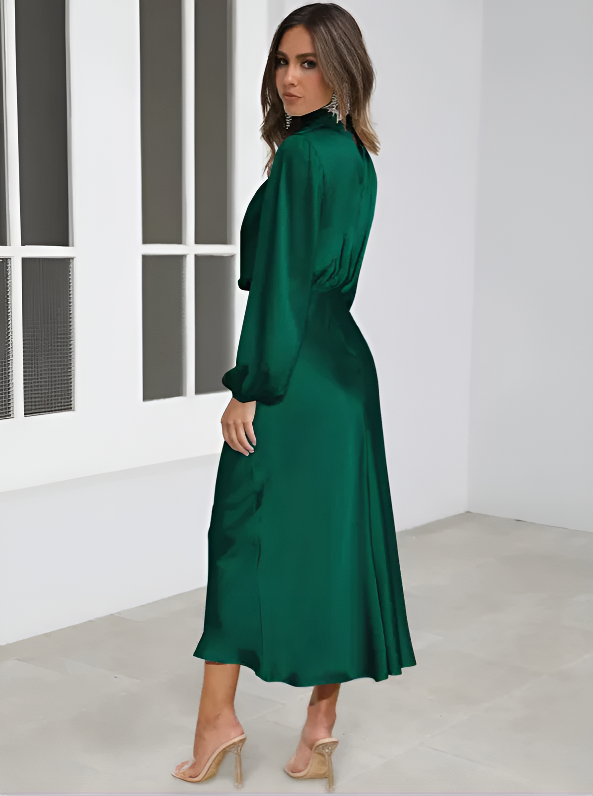 SAVANNA™ | REFINERAD SATIN MIDI-KLÄNNING