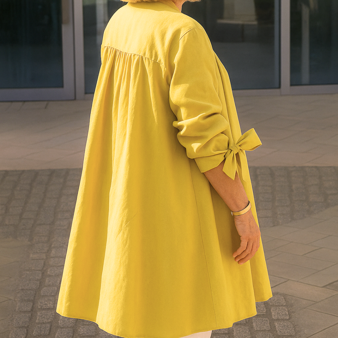 SIMONE™ | SKJORTBLUS MED ELEGANTA ROSETTMANCHETTER