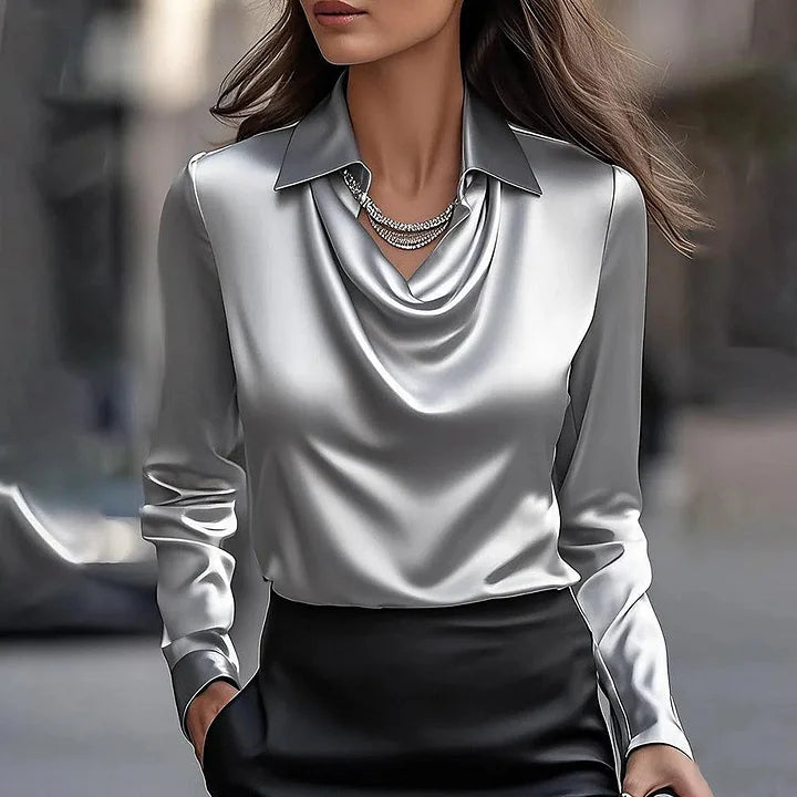 MARÉLIA™ | ELEGANT SATINSKJORTA MED V-RINGNING