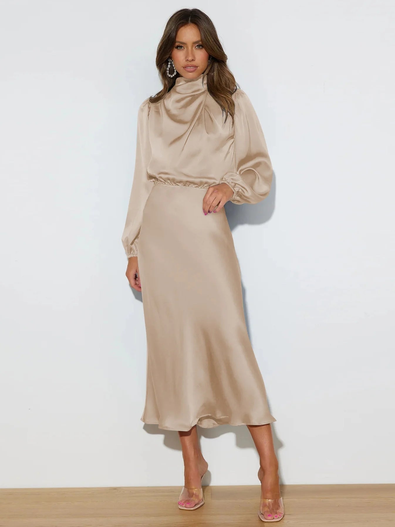 SAVANNA™ | REFINERAD SATIN MIDI-KLÄNNING