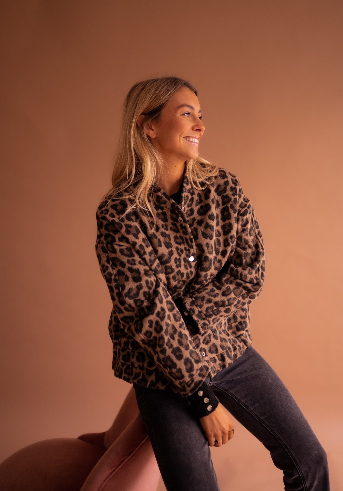 LEONA™ | TRENDIG JACKA MED LEOPARDMÖNSTER